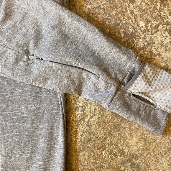 Nike women's running Leggings and running sweatshirt - Picture 6 of 7